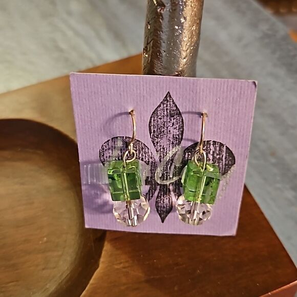 2 pair Hand Crafted Beaded Earrings - Picture 6 of 8